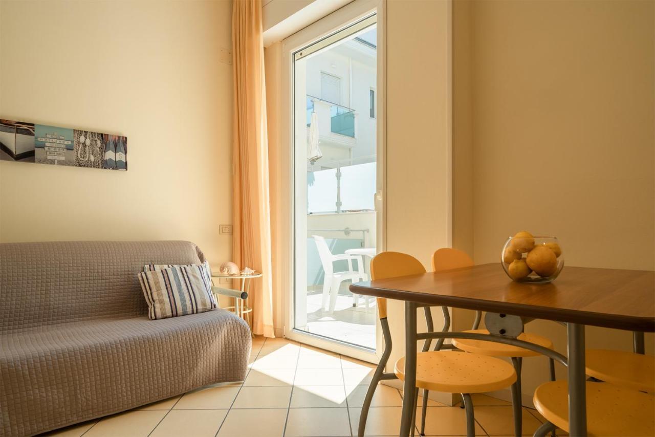 Aparthotel Capitol 4*